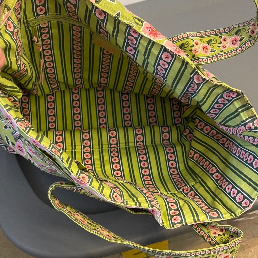 MaggiB Floral Handbag - Picture 5 of 12